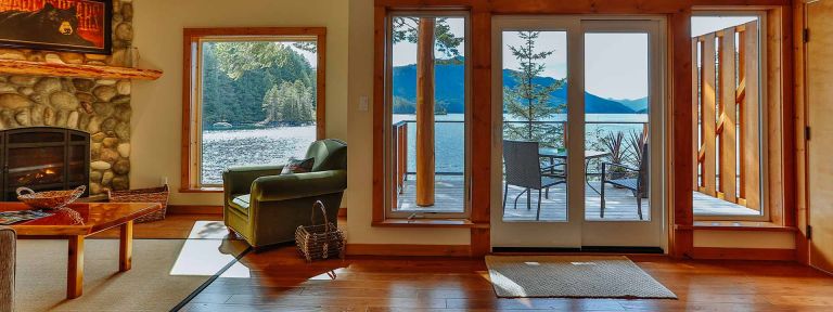 Deluxe Lodging - Dent Island Lodge